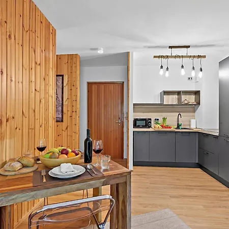 L'Anemone Near Campo Smith Lifts - Happy Rentals *